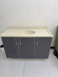 كاونتر للبيع ٣ قطع جديد مستعمل فتره قصيره سنك مرمر درجه اولى مع كاونتر...