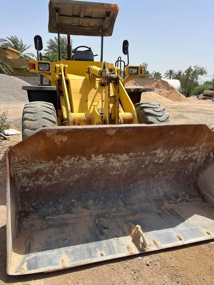 كوماتسو دبليو 100
4ساندر
موديل 17 منفيس
مامرقم
جاهزه من كلشي كير ومحرك مكفولات جاهزه للشغل 
بغداد المدائن 
حالين متوقف تحويل لسبب دوله موقفه مديلات 17و18لحد موديل 20بسم شركه سمها شركت رحمان بس ينفتح تسجيل يترقم ***********
