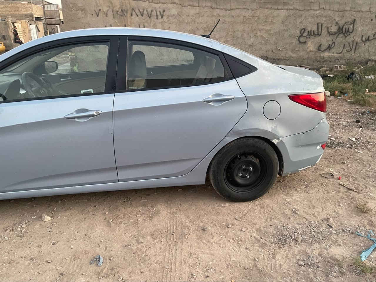 سلام عليكم 
اكسنت ٢٠١٤ أمريكي 
بيهة حادث صندوك 
محرك ١٦٠٠ جي دي اي 
سيارة بل نهار بشارع فلسطين 
والعصر وبليل بل زعفرانية 
***********
٦٨ ورقة بغداد, العراق
