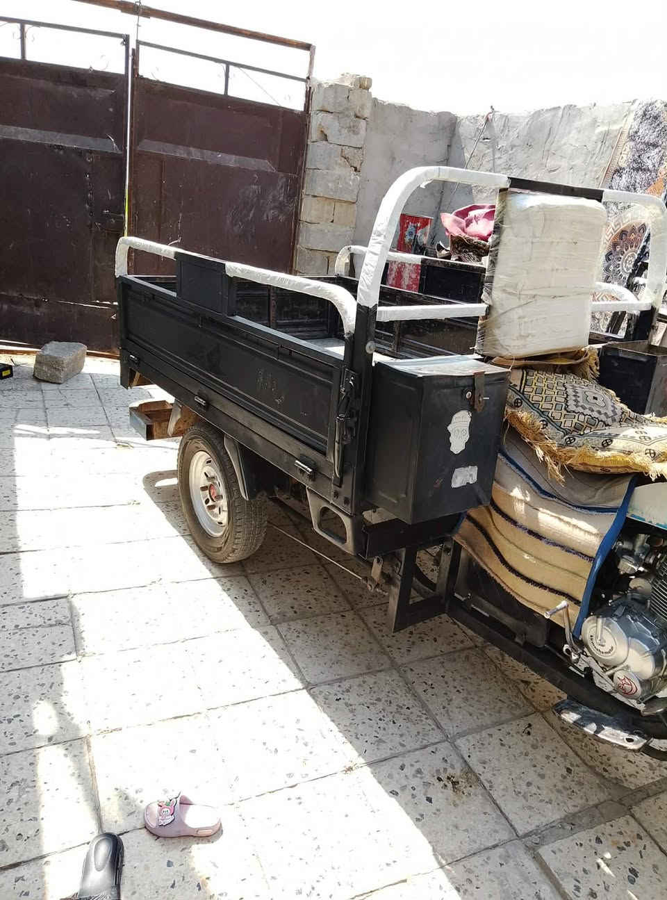 سلام عليكم  شباب ستوته جمره مديل ٢٠  توني معمرها مكينه كير اكسن تخم تاير كرهبائيات كلها جديده مكينه ٢٥ الدراجه جديده وجاهزه الف ما تصرف عليها اوراق اصولي مكان النجف الاشرف ناحيه الحريه ***********
