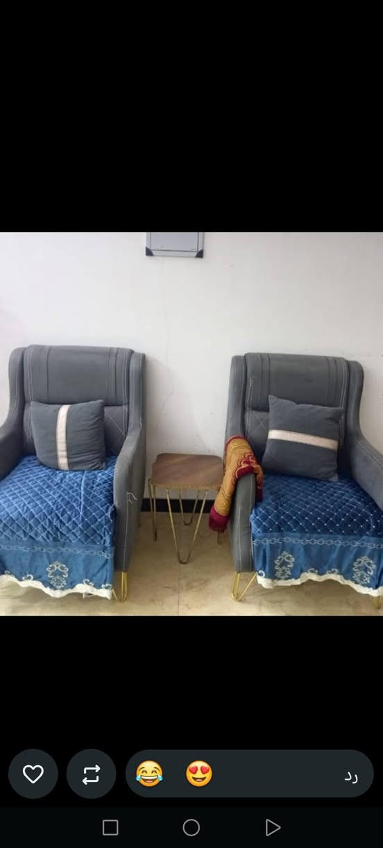 سلام عليكم
طباخ مصري مستخدم شي قليل.. 300
مجمده نضيفه كلش.. 250
نص تخم 150وبي مجال 
***********
