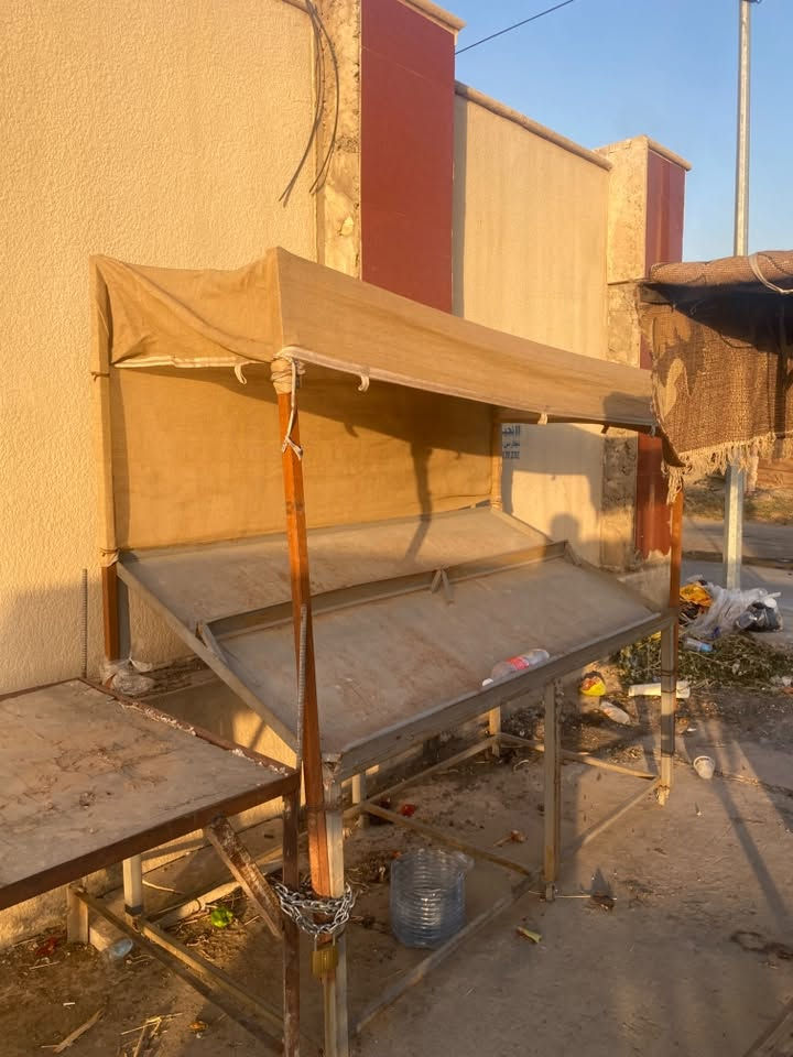 السلام عليكم ميز للبيع 👍🏾
نضيف ومرتب لكلشي يرهم 
تفتح بي خضراوات اي شي 
العرض مترين ونص 
السعر 50وبي مجال 
اتصال 📞 ***********
مكاني ايسر حي صدام

