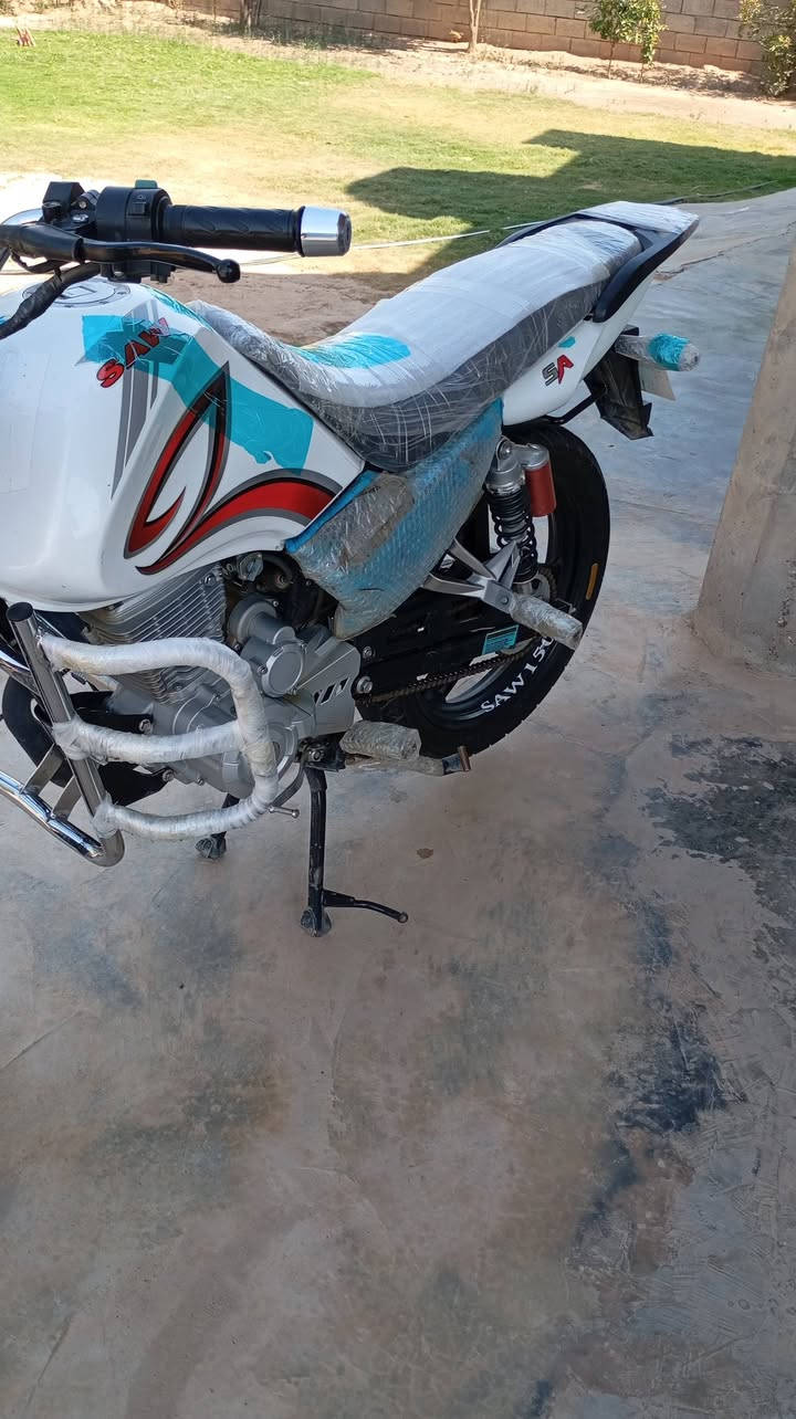 سنكي للبيع مديل 24 محرك 150بصمتين اربع سويجات التاير الخلفي مال شركه بعده دبلات شركه مملعوب بيها الموطور كامل مكمل اي نقص مابيه ممتعوب بعده شركه 
السعر مليون و400وبيه مجال مكاني الضلوعيه للاستفسار ***********
