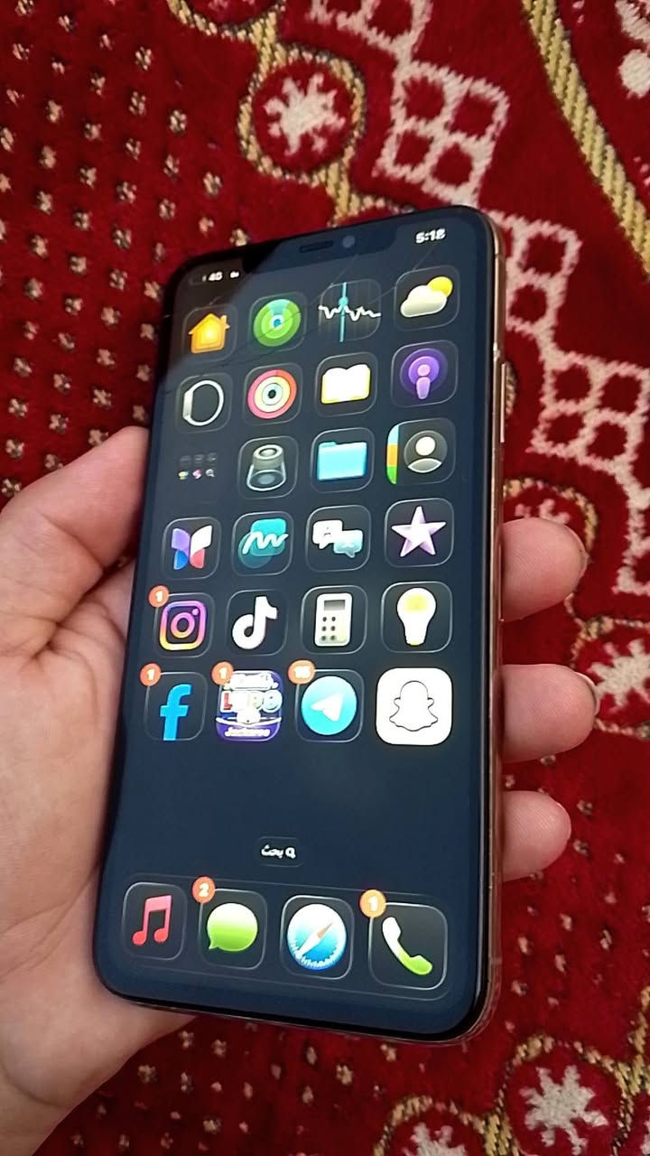 ايفون 11برو ماكس
التلفون مبدل شاشه وبطاريه اصلي
فقط وكلشي شغال وبي فطر بالشاشه ممأثر ع كلشي 
ذاكرة 256 بطارية قبل اسبوعين خليت اله 
سعره قفل قفل من الاخير 200 بدون عمله 
مكاني بابل حله *********** وتساب
