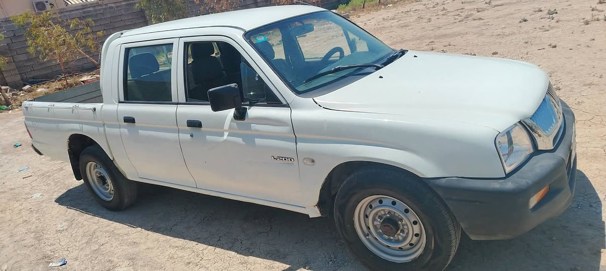 للبيع مسبوشي موديل 2004 بانزين مكفوله مكينه وكير اكسل تخم تاير جديد ديالى بعقوبه ***********

