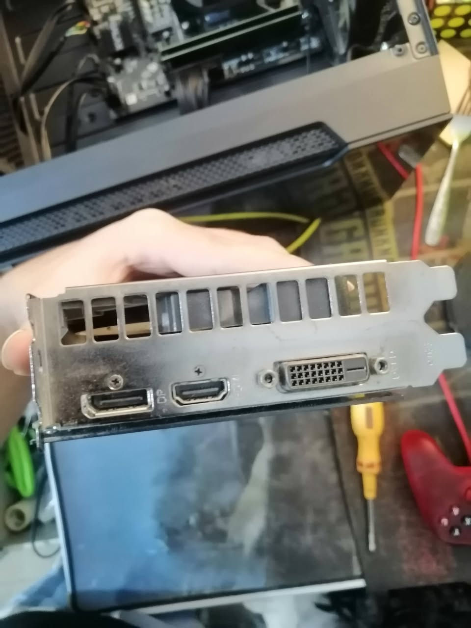 السلام عليكم  عندي سستم جيل رابع مع gtx 1660 ti
i7 جيل رابع

Ram ddr3 16 gb

Ssd128

Hard 500g

Power 600 watt

مع هديه ماوس و كيبورد ميكانك كيمنك  

السعر 280 الف وبيه مجال للشراي

توصيل يوجد لكافه المحافظات

رقم التواصل ***********
