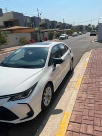 عيني كورلا هايبرد 2025 للبيع  السياره مكفوله من الصبغ ولبارد  فول مواص...