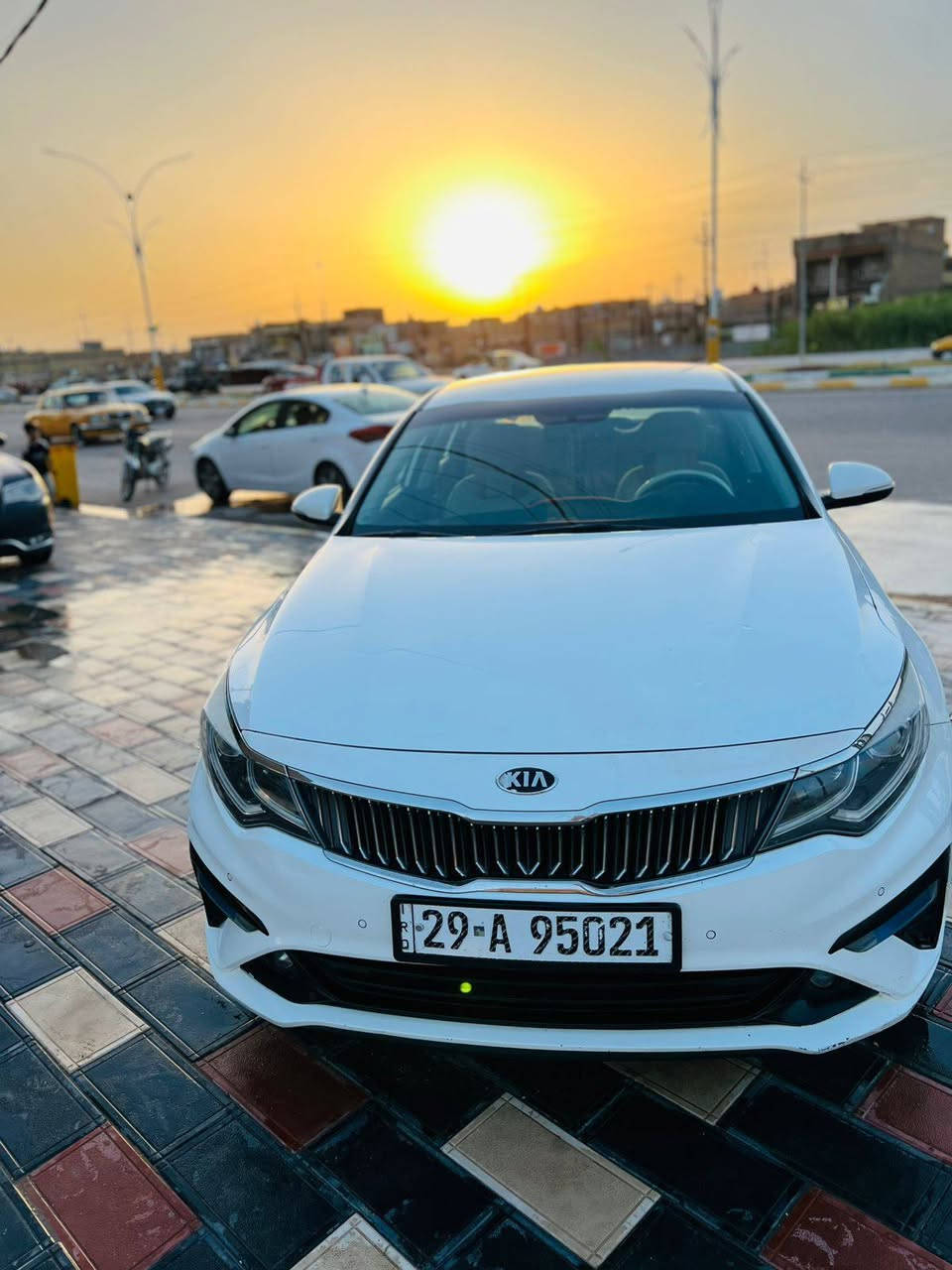 كيا اوبتيما للبيع خليجي2019كفاله عامه لافتح ولاصبغ والتبديل رقم واصط محرك 2000السعر 
170وبيه مجال التصال***********
