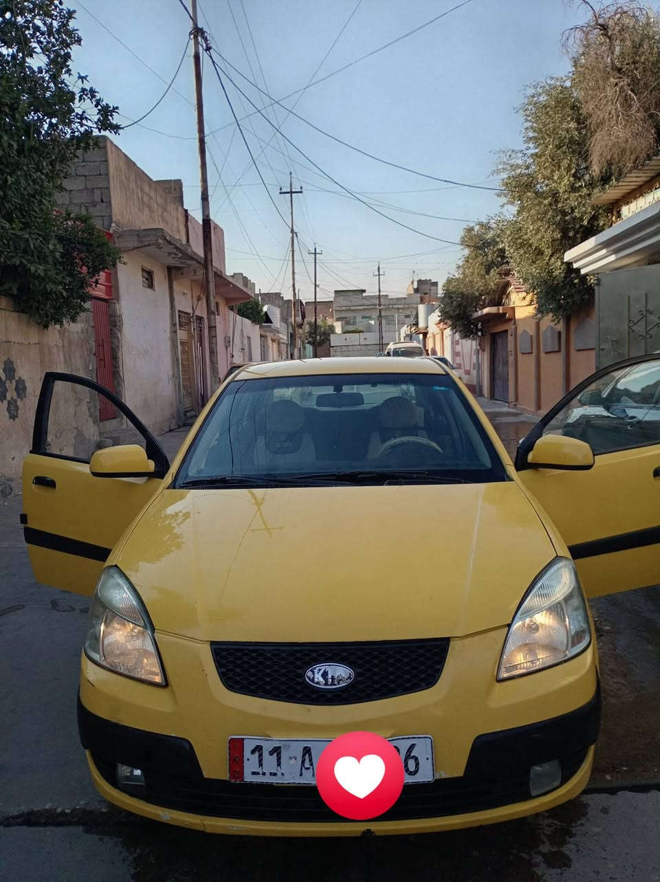 كيا ريو موديل ٩ مكينة جديده تخم تاير جديد سيارة جاهزة تبريد شغال هيئه غرامات صفر شرط التحويل
ضررها تلقيطات تكسي مابيه اي دواخل لاستفسار اتصل لرقم ***********
