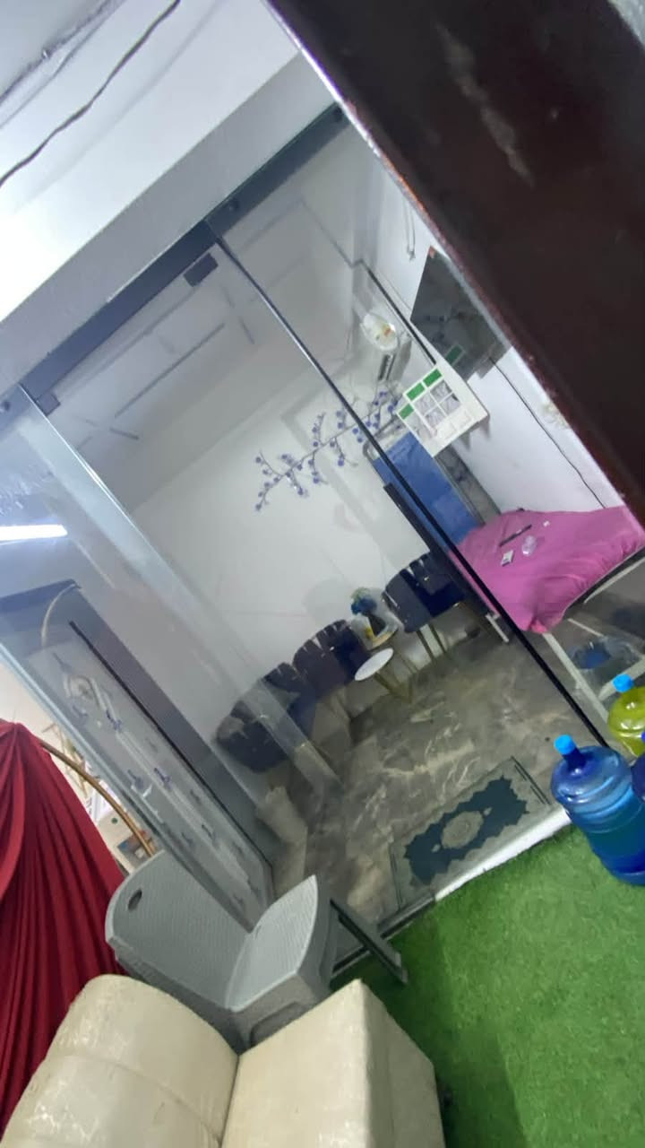 للبيع غراض صالون كامل عامرية شارع المضيف فوق علوة درة بغداد للاستفسار الاتصال على الرقم ***********
ايجار المحل 500 بالشهر فقط
