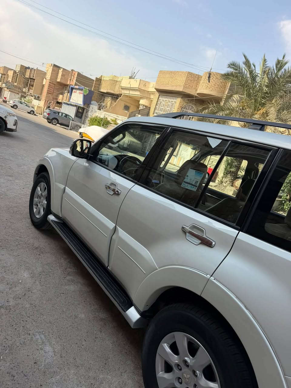 سلام عليكم باجيرو حبتور موديل 15مكفوله بيهه بارد بصيط بس بيهه سونر سياره تخم تاير صدر جديد سياره خير من الله  سياره مووصفات فول فتحه مري شفط يدات نيكل ثلاجه 3قطع تبريد دمام خلفي تحكمات 3كشنات جلد سياره فبلون شركه بيهه ماشيه 117بسمي هزه جديد بيع لو مراوس مكان بغداد البنوك ***********
