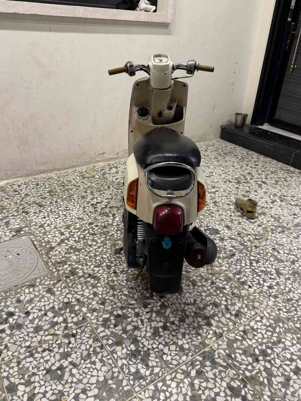 سلام عليكم بوليس للبيع دراجه كفرها مكسور امامي مكينه مكفوله بيها شلعه تخبل مكفوله ماعده هذا لكسر بل بجم مكان بغداد سعر تصل ودلل***********
