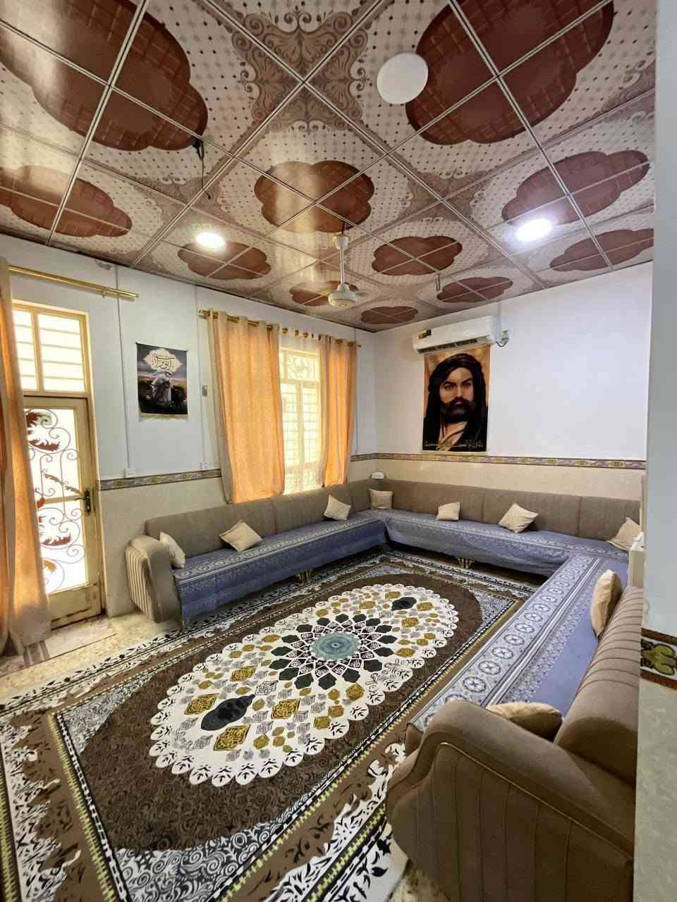 بيت زراعي تجاري • ٣ محلات • ٤٠٠م