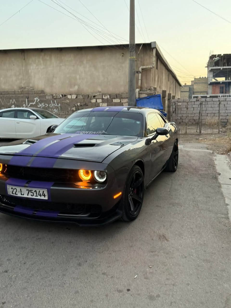جالنجر 2021
مكينه 6 سلندر 3600
مواصفات sxt عاديه 
شاشه كاربلي وكاميرا وتحكمات ستيرن وتبريد قطعتين وكشنات كهربائيه 
 
ماشيه (49))
سياره نظيفه داخل وخارج متصرف عليها دينار 
مكينه وگير نظافه 100‎%‎
سياره جاهزه للاخير 

اضافه لايت زنون 
ويل نجمة خسفه 
جناح ريد 

حادثها موجود ويه الصور الضربه بالتاير صايره 
السياره بيهه صبغ ورش قطع طبعا القماره الصندوك والبنيد( بي شبر صبغ البنيد  ) 
السياره مو حزام وابيعلك اني احزام لاتعبني ولا اتعبك 

رقمها اربيل تحويل او وكاله 
وسعرها 165 مجال جدا بسيط وتفحصها وتاخذ تراي وبيك خير وتدلل
رقم الهاتف *********** 
متواجد واتساب

