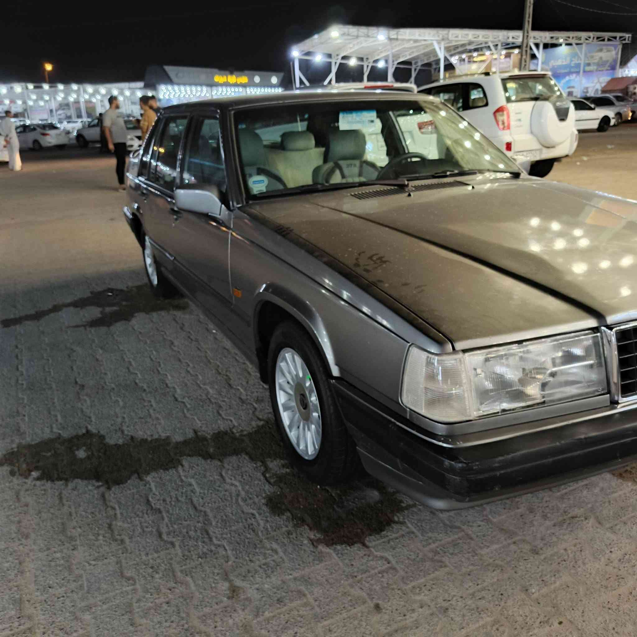 سلام عليكم..
فولفو 940 . مديل 91تعمير جديد كفاله من الضربه. صبغ للجماليه فقط مكينه بلاديه بخاخ كير جديد تبريد ثلج.ويل 98 بطاين 98.غرفه جلد جديده .دشبول جديد تخم تايرجديد  شباج مربع هورنات بلاد .جاهزه من كلشي .بغداد  انكليزي باسمي تحول ثاني يوم سنويه لل2030.سعر 68 .مكاني النجف الأشرف
للاستفسار على الرقم ***********
