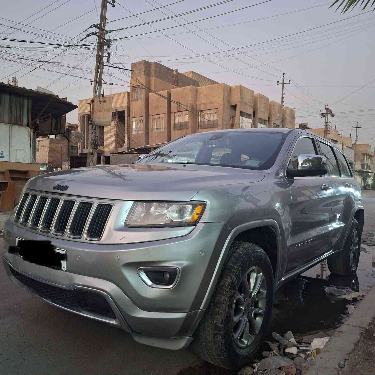 جيب لاريدو موديل 16 
وارد امريكي 
بصمة ،كامرة،كشن كهرباء 
شاشة كار بلي 
محرك 3600 
6 سلندر ، بيهه منظومة غاز 
صدر امامي خلفي جديد
السياره نظيفه 
صور الحادث منشورة 
مكان/ بغداد 
سنوية بسمي رقم انكليزي
السعر 160 وبيهه مجال
***********
***********
