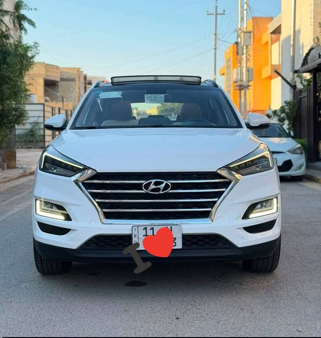هيونداي توسان موديل 2019 للبيع
خليجي – شركة الكاصد  
باسمي تحويل مباشر – هزة ورقم جديد  
فول مواصفات + كفالة عامة  

المواصفات:  
فتحة بانوراما  
بصمة تشغيل + بصمة أبواب  
3 أنظمة قيادة  
كرسيين كهرباء  
شاشة أبل كار بلاي (بلادية الكاصد)  
أريل نفكيشن  
مصابيح LED أمامي وخلفي  
كشافات زينون + لايت 5 عدسات  
حاجب نهاري  
حساس أمامي + خلفي  
كاميرا خلفية دوارة  
مراية شفط مع القفل  
سايد بريك بالرجل  
نظام ترحيب  
مخرج Aux + USB  
مثبت سرعة  
أشاير بالمراية  
قطعتين تبريد  
محرك 2000 دوش مكفول  
ABS + فول تحكم ستيرن  
 للتواصل ***********
