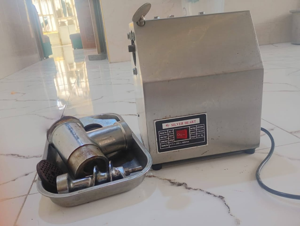 ثرامه حجم كبير نظافة ١٠٠% إستعمال قليل جدا السعر ١٠٠ ألف للإتصال ***********

