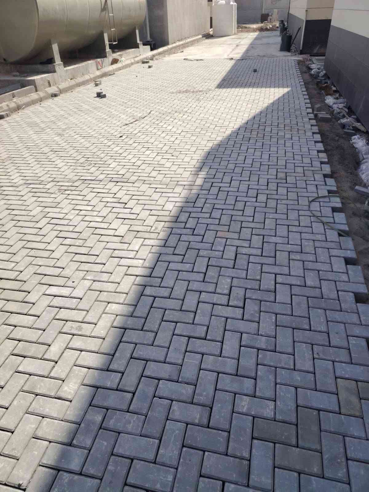 السلام عليكم👋🛣️ جميع انواع المقرنص🔲🔷🔴خلفات مقرنص🛠️
عمل ساقيه➕عمل رصيف➕عمل كابات➕عمل كاشي➕عمل كرانيت🔸
نشتغل بدقه↙️عاليه↘️⚒️🛠️
عمل درجه اوله🥇🔝الثقه في عملنه🔘🔹▪️👍 
الرقم: ***********
