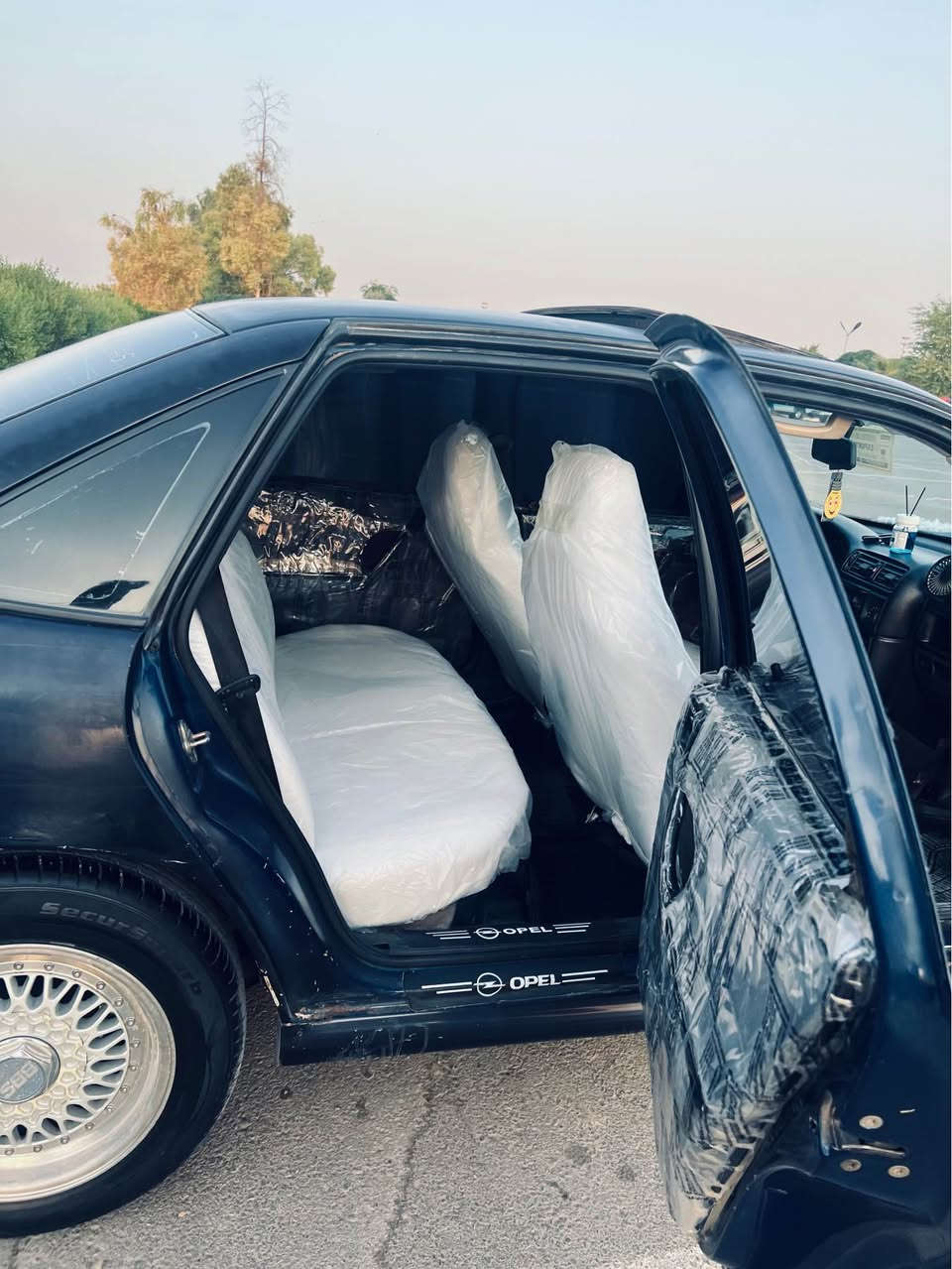 پیشەکـی بەناوی خوا »ئـۆپڵ ✈️(1993)مـەکينـە ( 16) قايـش پان 🪬  کێر و مەکینە بەشەرتی (100)🔧فیتەر ڕەقەم هەولێر باریک سەنەوی عەسلی سلاید قفل مەرکەزی هەر ( 4 )دەرگاو شوینی بەلزین »» کارەبای کامل مەزبوت گڵـۆپی ناو دەشبول 💡کامل مەزبوت ٤ تایەی سفر سفری لە ژێرە پێش و دوای تازە تەعمیل کراوەتەوە ڕۆڵت فۆڵـت شەمعە و دەبڵ سفرە تازە گۆڕيمە کامل مەزبوت جرکەی تێدا نیە بەشەرتی تەحویل بە ناوی خۆمـە ( 370) هەزار ڕرامەی لەسەرە دوای مەعمەلە وەری ئەگریتەوە📞*********** أربيل, العراق
