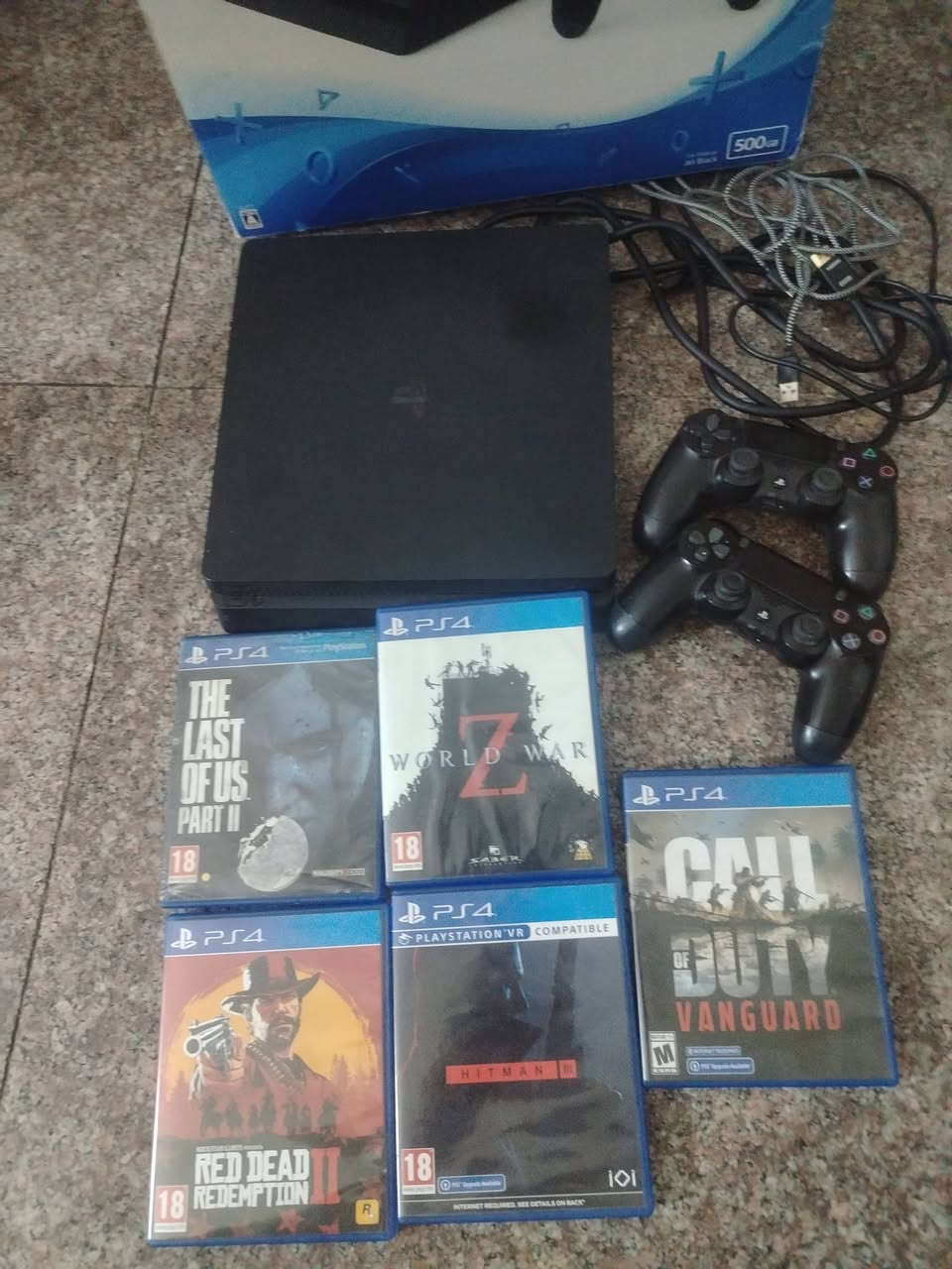 بكج كامل للبيع PS4 Slim واقراص و جوستك 2🎮🔥
للبيع بلايستيشن 4 Slim سعة 500GB، ويجي وياه:

🎮 جهاز PS4 Slim

🎮 عدد 2 يد تحكم

📦 الكارتونة الأصلية

🔌 جميع التوصيلات

🎮 5 ألعاب أصلية:

The Last of Us Part II

Red Dead Redemption 2

World War Z

Hitman 2

Call of Duty Vanguard

البكج كامل وملحقاته موجودة، والحالة مبينة بالصور 📸

السعر: [370] مكاني كربلاء ***********

