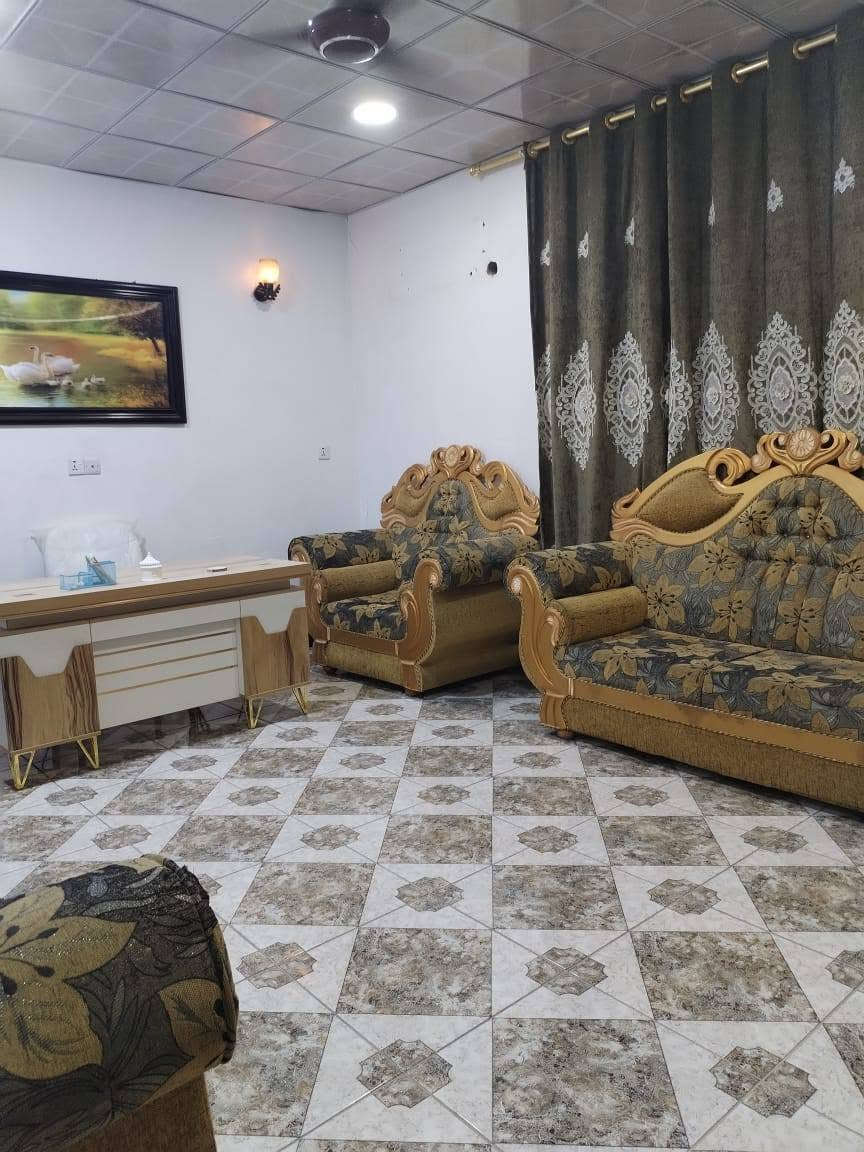 دار للبيع
طابو صرف
السعر ١٨٥ مليون 
مساحة 200 متر
واجهة 10 متر 
نزال 20 متر
طابق واحد 
يتكون من 
صالة 
كليدور 
مطبخ
غرفتين نوم 
الموقع 
حلة حي العسكري شارع المكاتب 
فرع اسواق السجاد للجملة 
للاستفسار الاتصال على الرقم 
***********
