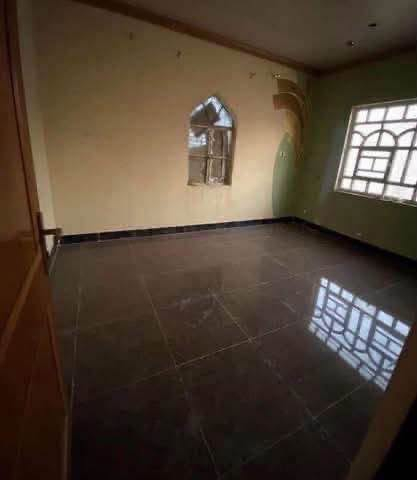 بيت طابقين للايجار في دور الصحه
موقع مميز
مساحة 200م
جاهز للسكن
يحتوي على
ست غرف 
صاله
استقبال
مطبخ
صحيات عدد ٢
سعر الايجار مليون
للمعلومات اكثر الاتصال على الارقام
او زيارة موقعنا 
البصره _ شارع عام حي الزهراء _ قرب مستشفى النفط 
***********
الذهبي للاستثمار العقاري
مجاز قانونياً البصرة, العراق
