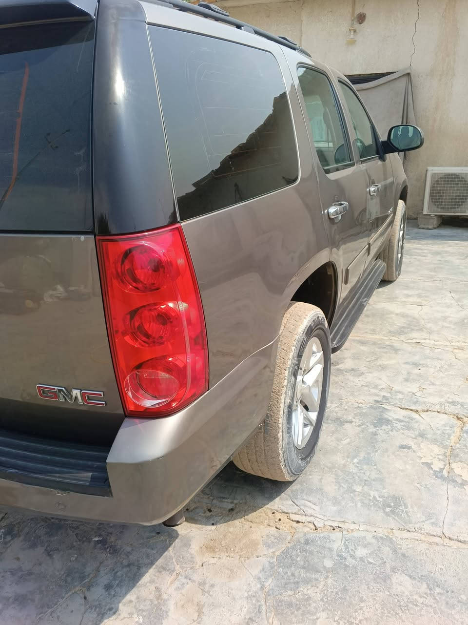 يوكن ابتر ٢٠١٣ بصره بيه قطعتين صبغ وبارد خفيف والباقي كفاله السعر ١٧٠ المكان البصره الزبير الشراي يتصل  انا مكلف بالنشر ***********
