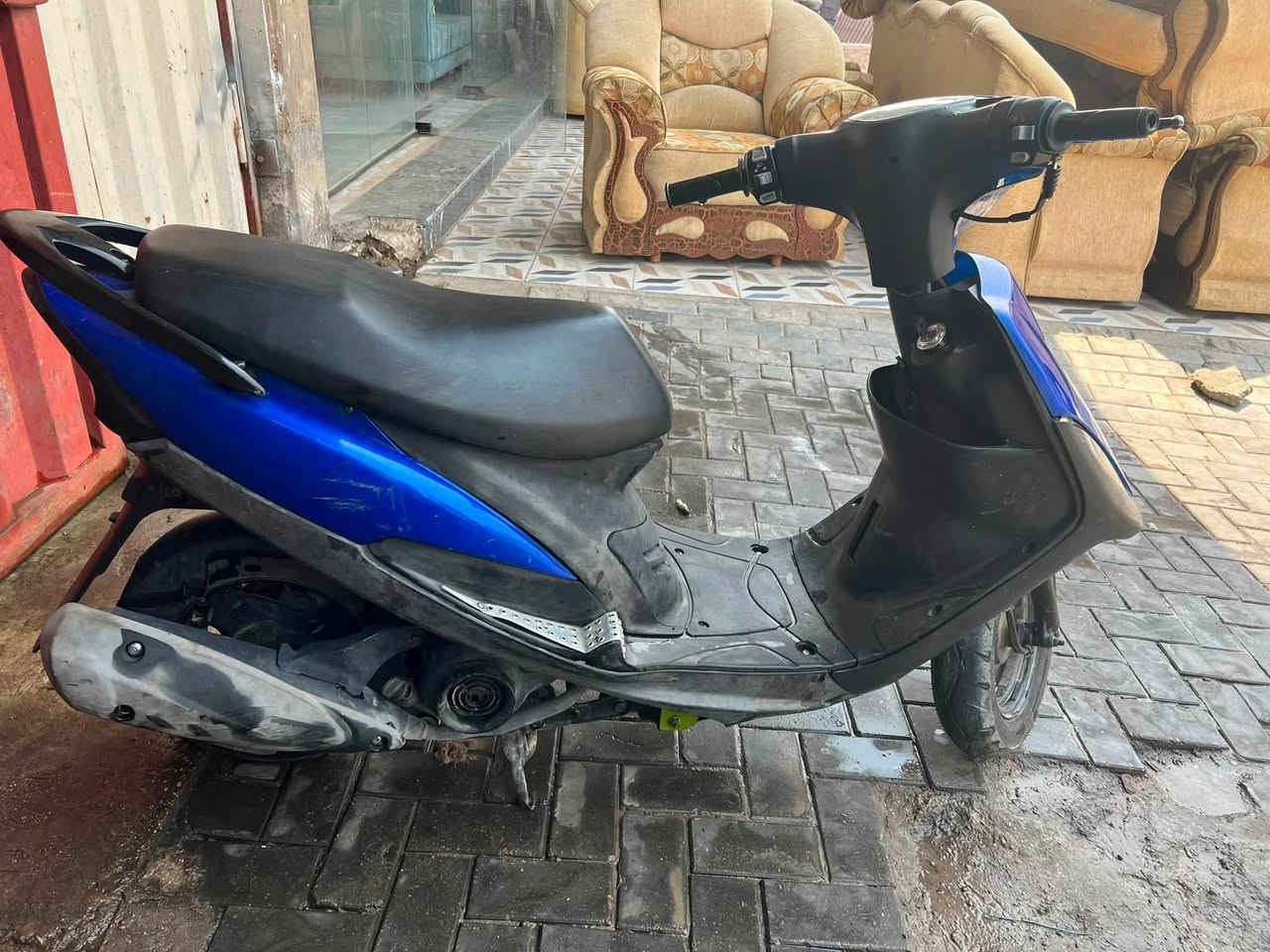 دراجه للبيع 
ماكس 120
السعر 600 بي مجال 
الرقم ***********
