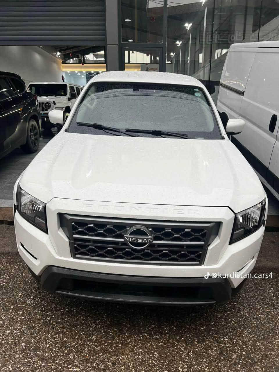 � للبيع – Nissan Frontier SV 2024

📌 رقم شاصی (VIN): 1N6ED1EJ8RN621274
📍 الموقع: دهوك

✨ مواصفات فئة SV:
• محرك 3.8 لتر V6 بقوة قوية واقتصادية
• قير أوتوماتيك 9 سرعات
• دفع خلفي (أو رباعي حسب التجهيز)
• شاشة 8 إنج مع Apple CarPlay و Android Auto
• كاميرا خلفية + حساسات
• تشغيل مفتاح ذكي (Keyless Entry)
• جنوط ألمنيوم
• مثبت سرعة
• نظام أمان Nissan Safety Shield

📊 الحالة:
• سيارة دخول جديد
• السيارة بس بنيد صبغ
• بدون دواخل

📌 معلومات إضافية:
• رقم كاتي دهوك
• تگدر تترقم إقليم كردستان

📞 للتواصل: ***********
وتسئاب موجود
