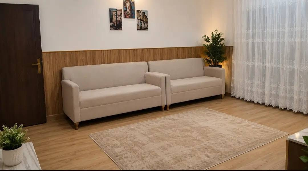 *🏡🔥 فرصة ذهبية استثمار + سكن + زراعي 25 🔥🏡*
*📍 الموقع: واسط - الصويرة - حي الجهاد - مجاور معمل الثلج الطائي مباشرة*

*📐 تفاصيل العقار:*
- *نوع السند:* زراعي 25
- *المساحة الكلية:* 1 دونم = 2500م² ✅
- *مساحة الدار:* 360م² طابقين 🏠
- *مساحة الحديقة:* 500م² 🌳  
- *المتبقي:* 2 معارض تجارية على الشارع 🏪🏪

*🏠 مواصفات الدار:*
*الطابق الأرضي:* 
استقبال فخم + هول + صالة واسعة + مطبخ + 2 غرفة نوم + حديقة كبيرة

*الطابق الثاني:* 
3 غرف نوم

*⭐ المميزات:*
- سند زراعي 25
- موقع حيوي وتجاري 100%
- يصلح سكن وعمل بنفس الوقت 
- قريب على معمل الثلج الطائي

*📞 للجادين فقط اتصل الآن:*
`***********`  
`***********`

#عقارات_واسط_الصويرة #زراعي25 #للبيع #حي_الجهاد #دونم
