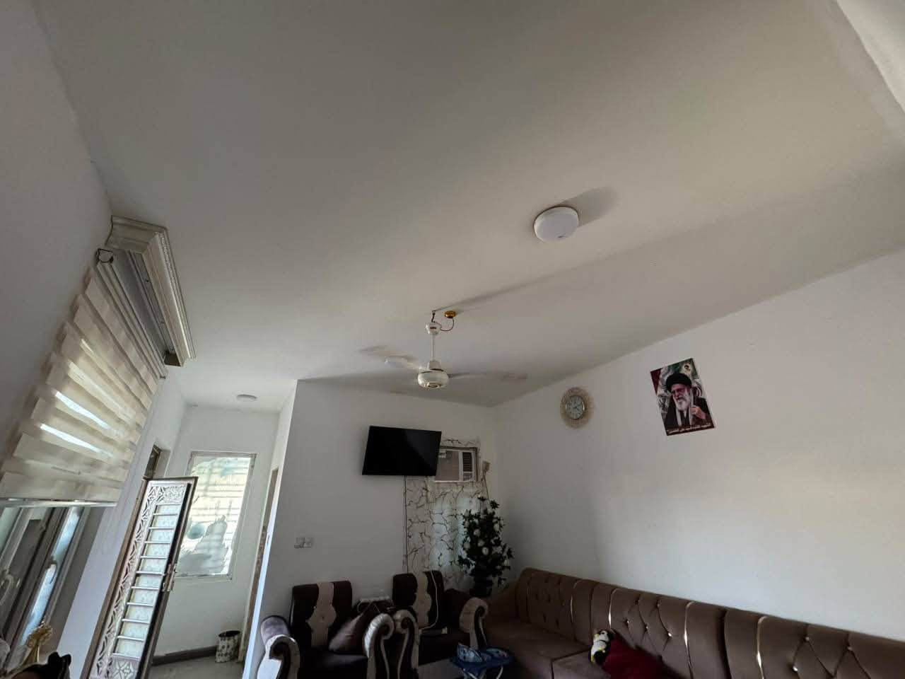 🏠 بيت للرهن في مجمع أبو تراب – المرحلة الأولى
📍 المساحة: 200 متر
📍 مقابل مركز التسوق
✨ يحتوي على:

* استقبال
* مطبخ
* غرفتين نوم
* حديقة خارجية
* كراج يسع سيارة

📞 للاستفسار راسلونا واتساب ***********
