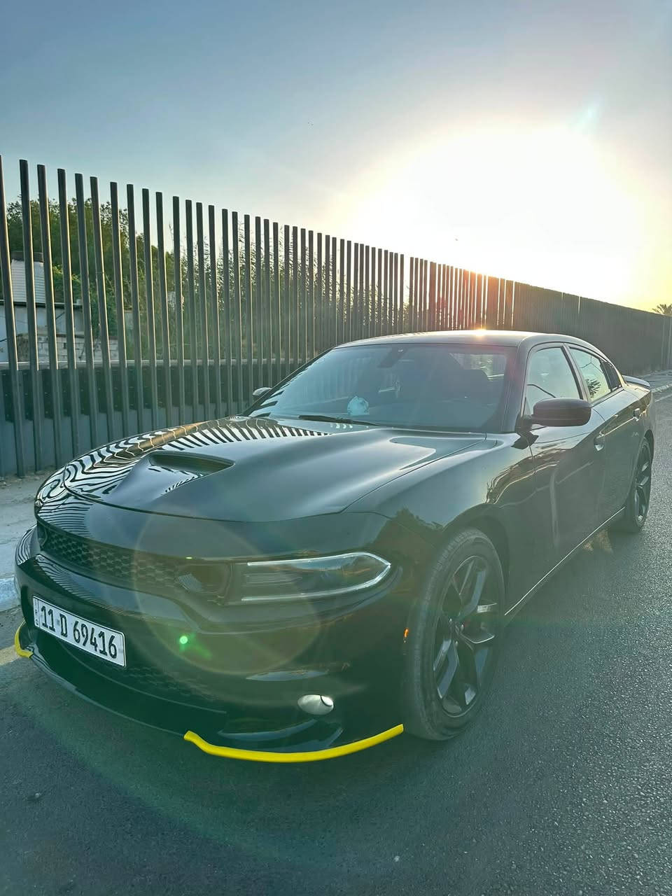 السلام عليكم
للبيع او المراوس جارجر اسود sxt2021 
رقم انكليزي جديد هزه جديده
سياره باسمي تحويل نفس اليوم 
مكينه 3600 تو ويل المواصفات : شاشه تحكمات ستيرن 
كشن كهرباء حساس خلفي توقف ذاتي 
مكينه كير تبريد تخم تاير شرط 
الحادث جاملغين وبنيد وباب كلير فقط 
السياره ماشيه 68mil المكان بغداد 
الرقم :*********** رصيد وواتساب
