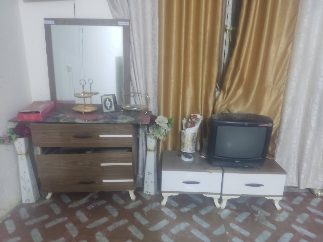 بيع مستعجل
غرفه تركيه للبيع 5قطع بيها نقص فيبره مال الجربايه مال دوشك 

السعر 250 قفل لان متوازي اذا مو شراي لا تعبني

 تواصل واتساب ***********
