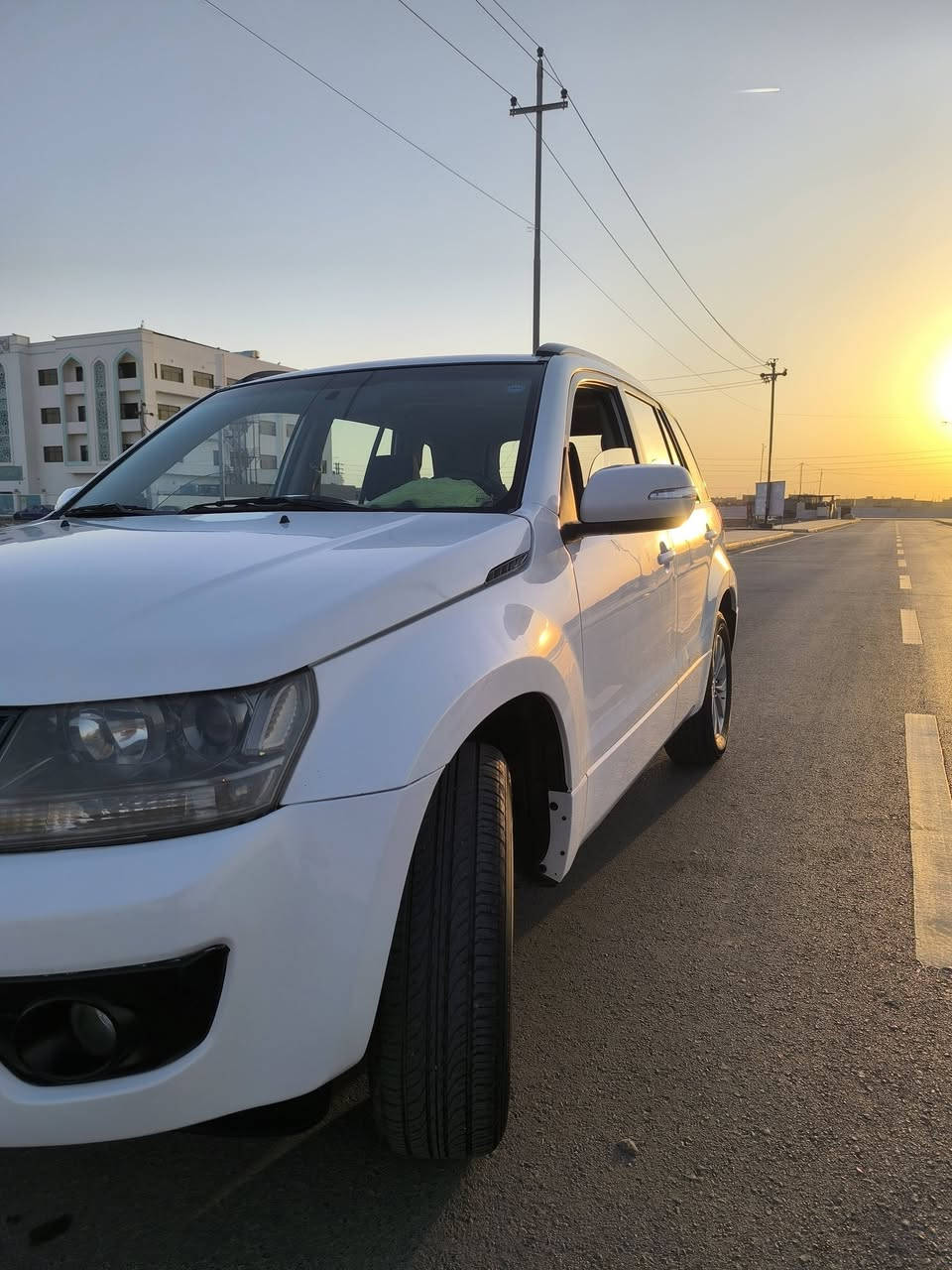 سوزوكي كراند فيتارا 2400 موديل 14 خليجي  رقم اربيل بسمي سياره جاهزه مبيه نقص بيه صبغ بنيد ونص من چاملغ الأيسر مواصفاته معروفه اشاير بل مري تحكم ستيرن جهتين شاشه وكامره خلفيه فور ويل بريكات اي بي اس 

مكان سياره كوت مركز مدينه 
  للاتصال. ***********
