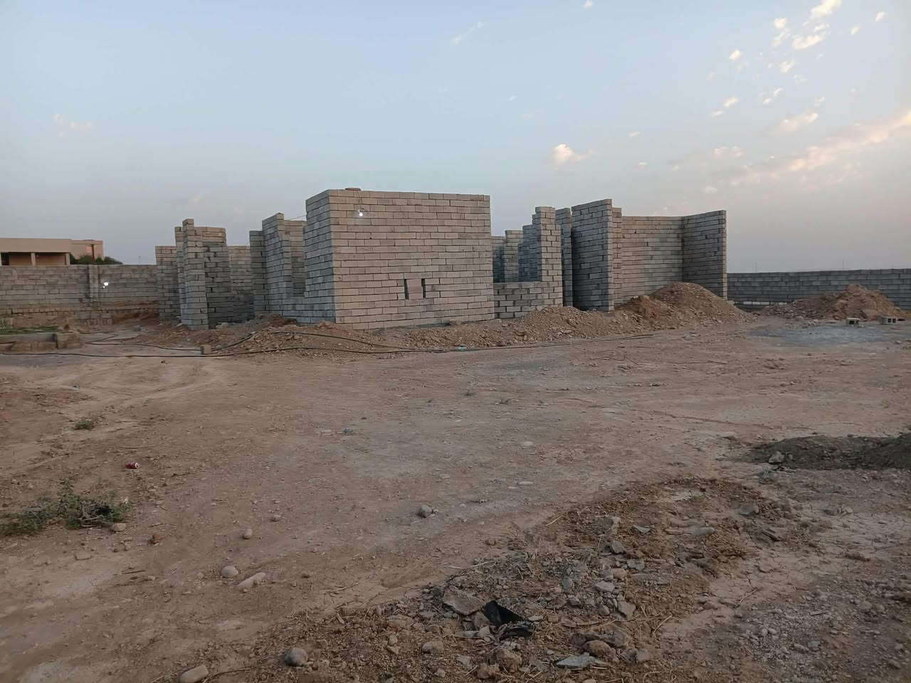 مكلف بالنشر موجود رقم صاحب البيت التفاصيل كلهن مااعرفهن
اسلام عليكم
هيكل للبيع مساحة الارض دونم 
مساحة البناء ٢٥٠ شقل درجة اولة 
واصل ماي وكهرباء
العنوان قريه السرت
يرهم مقدمة وبل شهر حسب الاتفاق

‭***********‬
