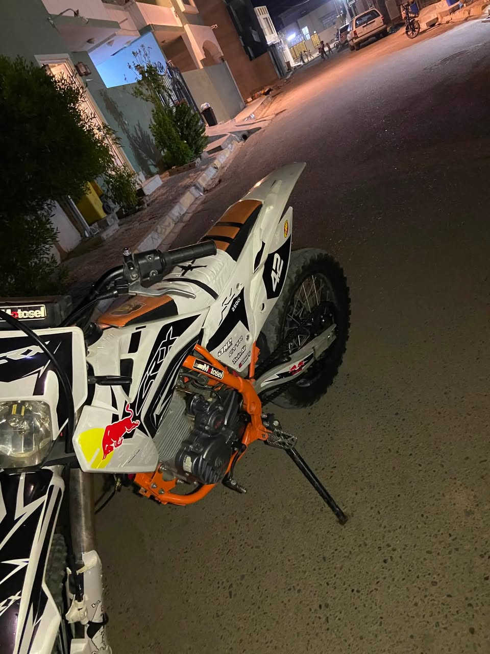 للبيع قفاز crxمحرك300كبس اصبانن ما مضروب دراجه شوف العين  هاي رقمي ***********مكاني كركوك داقوق
