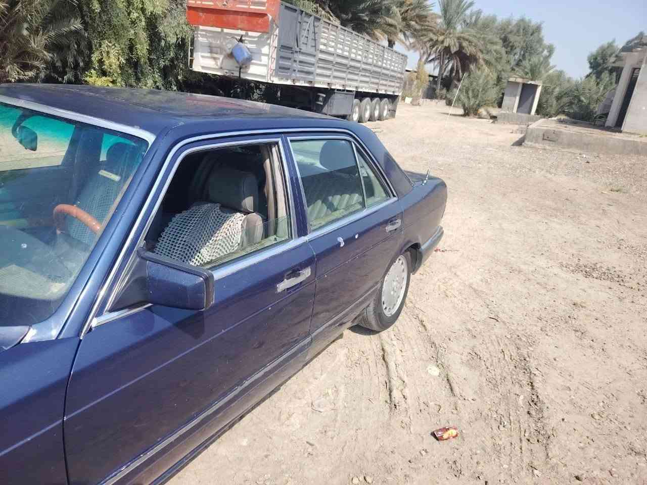 مرسيدس رئاسي اللبيع السعر 40 ورقة
موديل 1988 سيارة نظيفة خير من الله تخم تاير  محرك بطة 3000ديلكو التوصل علئ الرقم ***********
