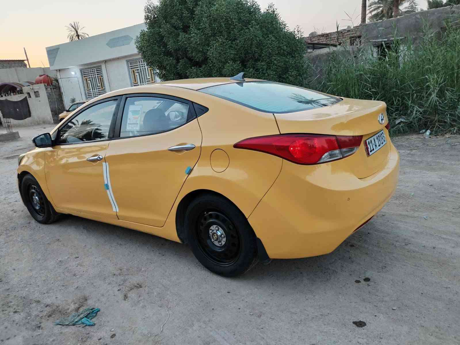 هونداي ألنترأ مديل 2012 وارد خليجي مكينه 1600مكفوله من الحادث والضربه والتبديل مصفره هيئه وغرامات رقم وسنويه جديد تحويل مباشر السياره جاهزه كل نقص مابيهه السعر77 مكان السياره كربلاء غير متواجد على الفيس الاستفسار ***********
