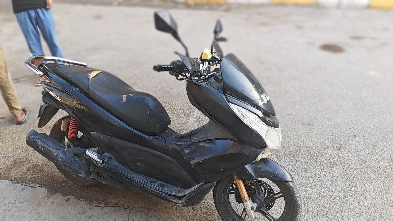 سلام عليكم دراجه pcx نوزل دراجه معدل وشلعه كامله عوزها ترتيب بسيط رايدها بمليون وبيها مجال ناصريه مركز شارع عشرين 
*********** مكلف بل نشر
