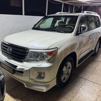 للبيع لاندكروز  موديل 2014  وكالة فطيم  ماشية 140 الف حقيقي  فقط ملاحظ...