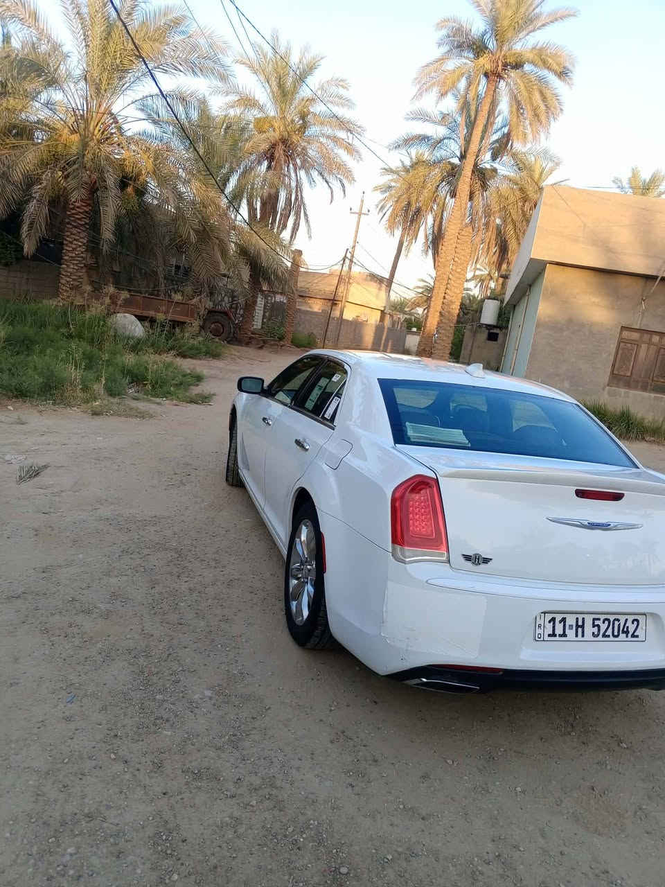 السلام عليكم اوباما كلايسلر للبيع موديل 2018السياره فور ويل مكينه وكير وحداديه وتبريد وتخم تاير مكفولات رقم انكليزي بسمي حادثه جاملغ وبنيد بدون دواخل السعر $190 وبيه مجال الاستفسار الاتصال ***********
