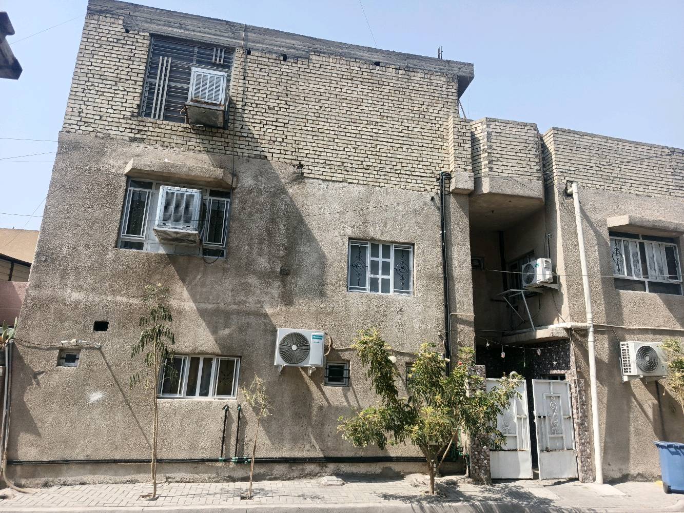 بيت للبيع في منطقة الشعب شارع الأسواق المركزية مكاتبه زراعي المساحة ٩٠ متر السعر ١٥٠ بيه مجال بسيط المنطقة متكاملة من كافة الخدمات