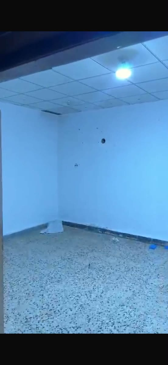 بيت للايجار في الطويسه قرب شارع الجنه الاولمبيه للانشطة التجاريه طابق واحد
يحتوي على كراج وصاله وغرفتين واستقبال 
سعر الايجار مليون وميه
للاستفسار ***********
