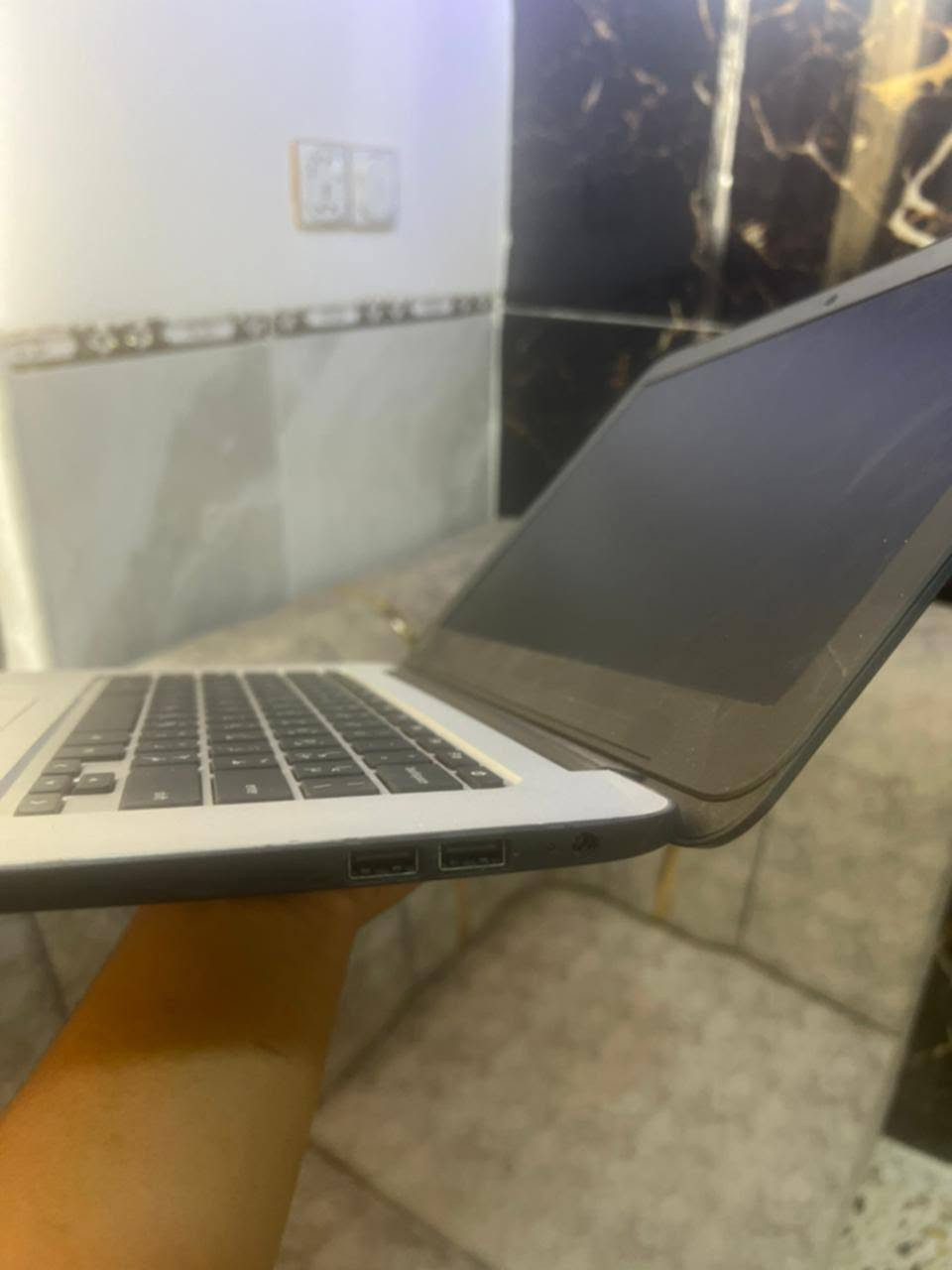 مستعجللل ع بيعته حيل موصفات
 للابتوب gb
هارد 128
رام 8G 
اللنضام التشغيل وندوز 12
الجهاز سوبر سوبر سلم 
 الجهاز يرهم للدراسه للالعاب للشغل جدر راقي امانت الله البتوب نضيف حيل
++ ويدعم كل البرمج 
السعر بلاشش 125وبي مجال 
مكان بابل المسيب 
***********
يوجد توصيل

