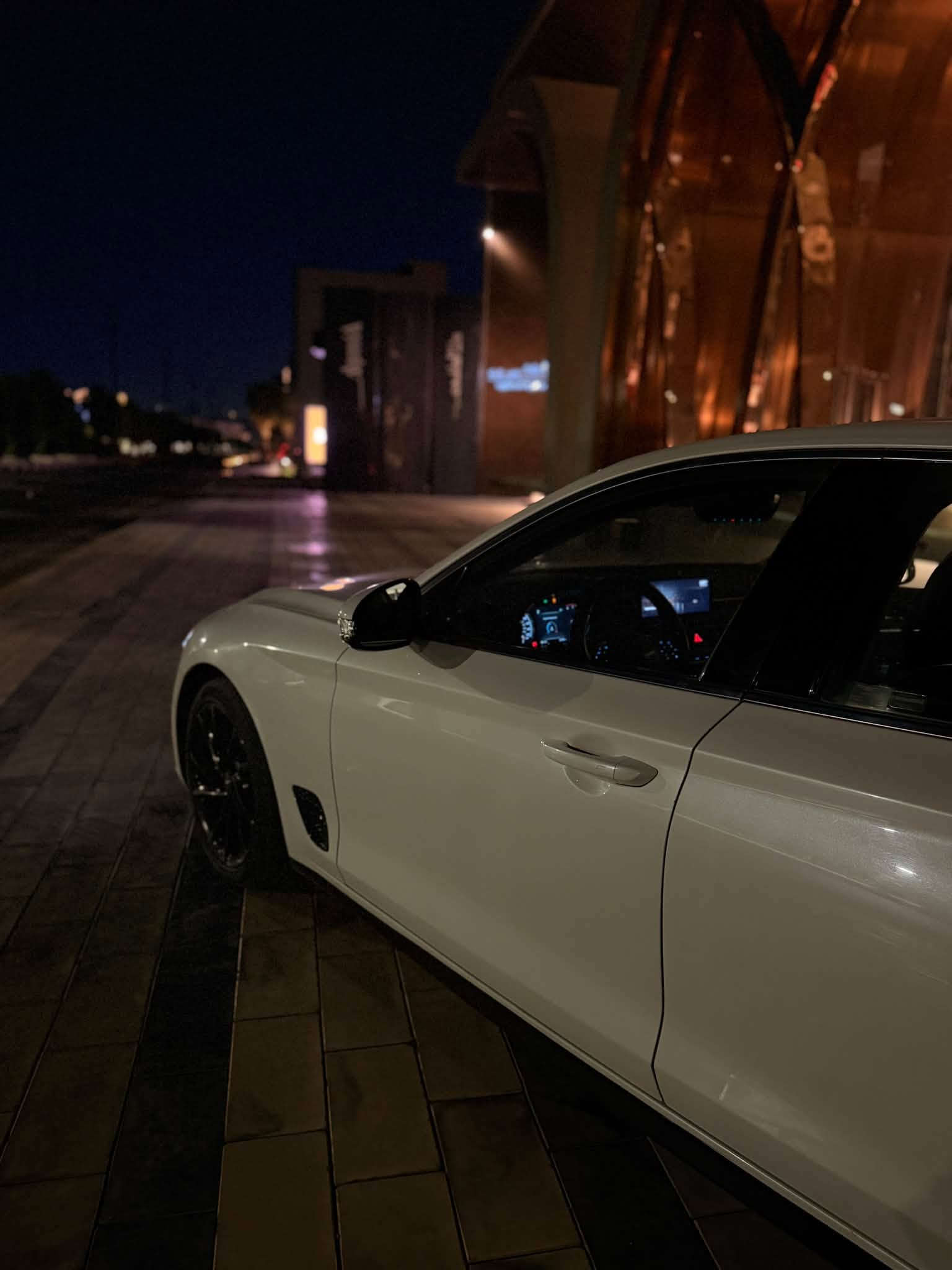 2022 
Genesis g70 للبيع او لمراوس  
مكينه 4 سلندر 
ماشيه 55mi 
رقم بغداد بسمي 
مكاني بغداد  
مواصفات جلد 
بصمه 
رادار 360 
هيه لمواصفات لعتياديه عدى البنوراما 
حادثهة بسيط شبر بل بنيد ونص جاملغ مباوك لتوحيد لون 
لونهة ابيض شذري 
سياره نضيفه مابيهة اي نقص 
*********** السعر مناسب اتصل او خاص

