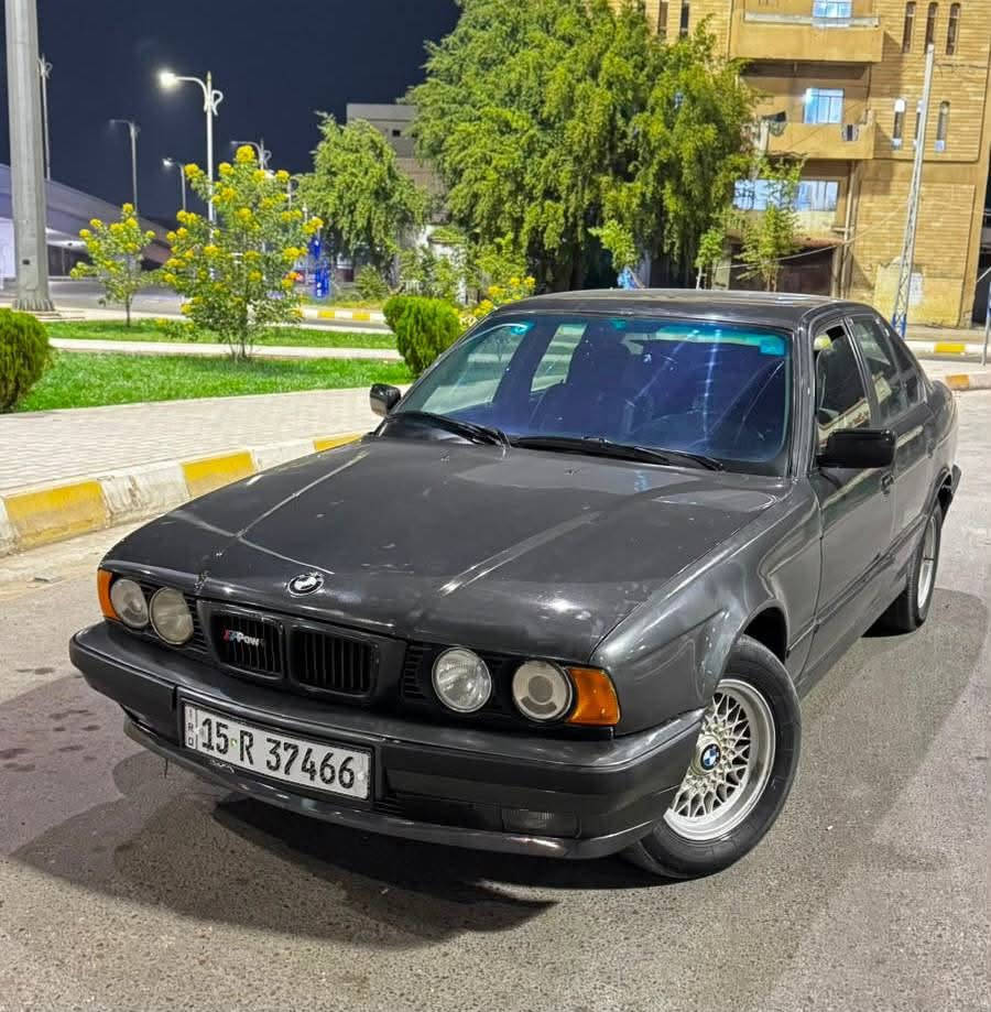 للبيع BMW 525 موديل 1991 مكينة مسكر عدلة.
السيارة باسمي، صبغ عام أثر جراد، ونظيفة جداً.
محرك وگير ممتاز
باتري جديد
تايرات أمامية جديدة
دسكات أمامي وخلفي جديدة
جاهزة وما تحتاج صرف
السنوية ل ٢٠٢٩
السعر ٥٨ وبي مجال
واتساب او اتصال ***********
