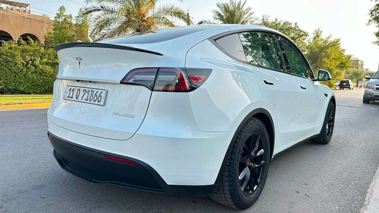 السلام عليكم
لعشاق الجديد والمميز

TESLA Y performance 2023

456 HP القدرة الحصانية :

اعلى مواصفات بالتسلا Y 

حادث موجود بالصور بابتين تبديل بلادي لون بدون ايرباك

( سيارة بدون صبغ )

مواصفات :
ماشية 31

دبل ماطور حجم كبير

اون لاين

مربوطه ع تطبيق الاحمر اخر تحديث

داخل ابيض

عليها اضافات كلش هواي

ويل كب 18 انج Off-road + اطارات Falken Wildpeak A/T

شاشة متحركة

اضافة شاشة سرعة + map 

بردة سقف متحركة

خارج كاربون فايبر

ارضيات حوضية YUNZI

وباقي مواصفات التسلا المعروفة

السيارة جديدة جداً وماتتقارن وي Y العادية

السعر 215 وسعرها اقل من سعر Y

مكاني بغداد حي الجامعة 

للاستفسار: ***********
