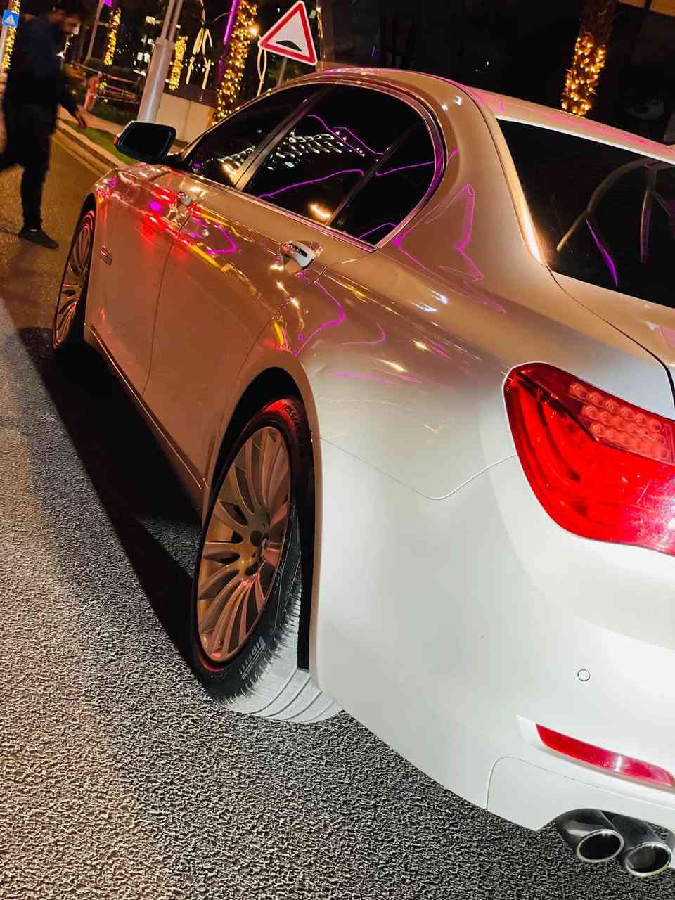 BMW 730 LI
فوول مواسةفات بسمة شاشة كاميرا حساس كوشن خزن كوشن كارةباي كوشن سارد و گةرم  سلايت قةپات مواسةفات 
سةيارةكة بةس نيو چاملخي پيشي بوياخة 
بو زانياري زياتر پةيوةندي بكة *********** أربيل, العراق
