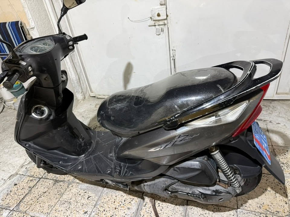 السلام عليكم 
ثعلب للبيع دراجه جديده مكفوله كفاله عامه كفر ومكينه كلها بلاديه سلف وكابريتر بلاديات كهربائيات كلها شغاله دراجه جاهزه ومابيها اي نقوصات تايرات جدد وقبل شهر سويت ادامه للكلجات دراجه مكفوله من كلشي السعر 550 مكاني بعداد حي اور للأستفسار***********/  ***********
